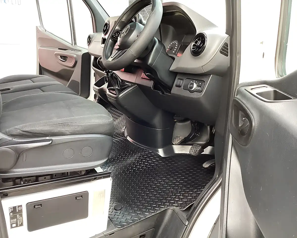 Used 2020 Mercedes-Benz Sprinter Drop-Side Pick-Up White - Interior and Exterior details 18