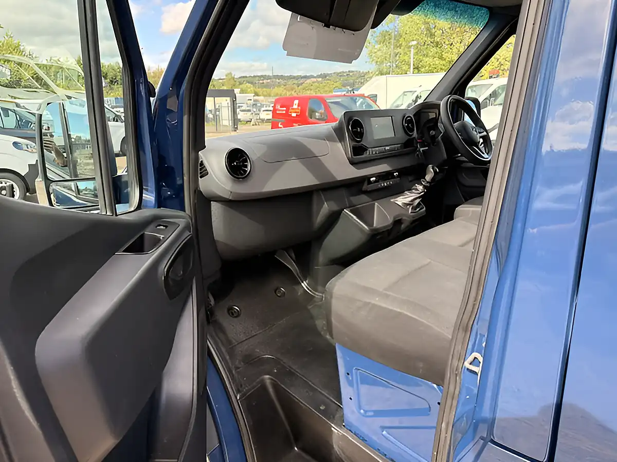 Used 2020 Mercedes-Benz Sprinter L2 H2 Mwb High Roof Blue - Interior and Exterior details 13