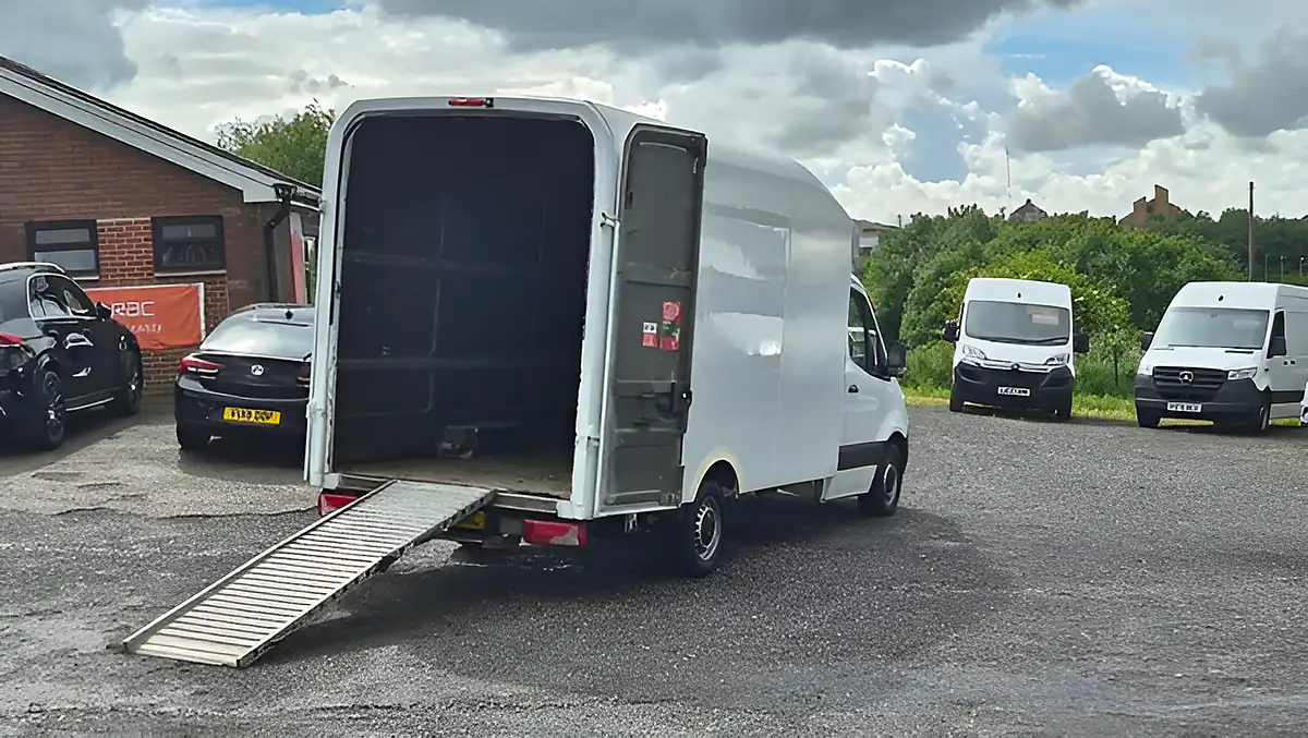 Used 2020 Mercedes-Benz Sprinter Luton Box L2 White - Interior and Exterior details 3