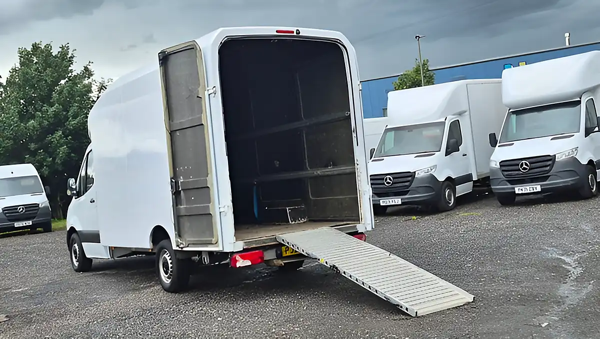 Used 2020 Mercedes-Benz Sprinter Luton Box L2 White - Interior and Exterior details 9