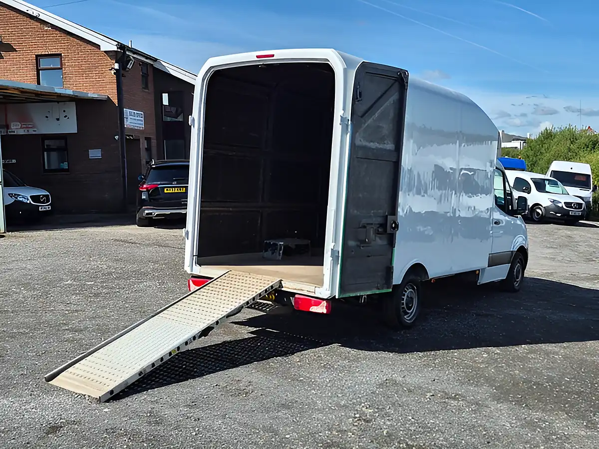 Used 2020 Mercedes-Benz Sprinter Luton Box L2 White - Interior and Exterior details 3
