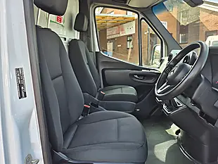 Used 2020 Mercedes-Benz Sprinter Luton Box L2 White - Interior and Exterior details 9