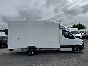 Used 2020 Mercedes-Benz Sprinter Luton Box White - Interior and Exterior details 4