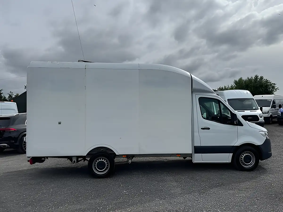 Used 2020 Mercedes-Benz Sprinter Luton Box White - Interior and Exterior details 4