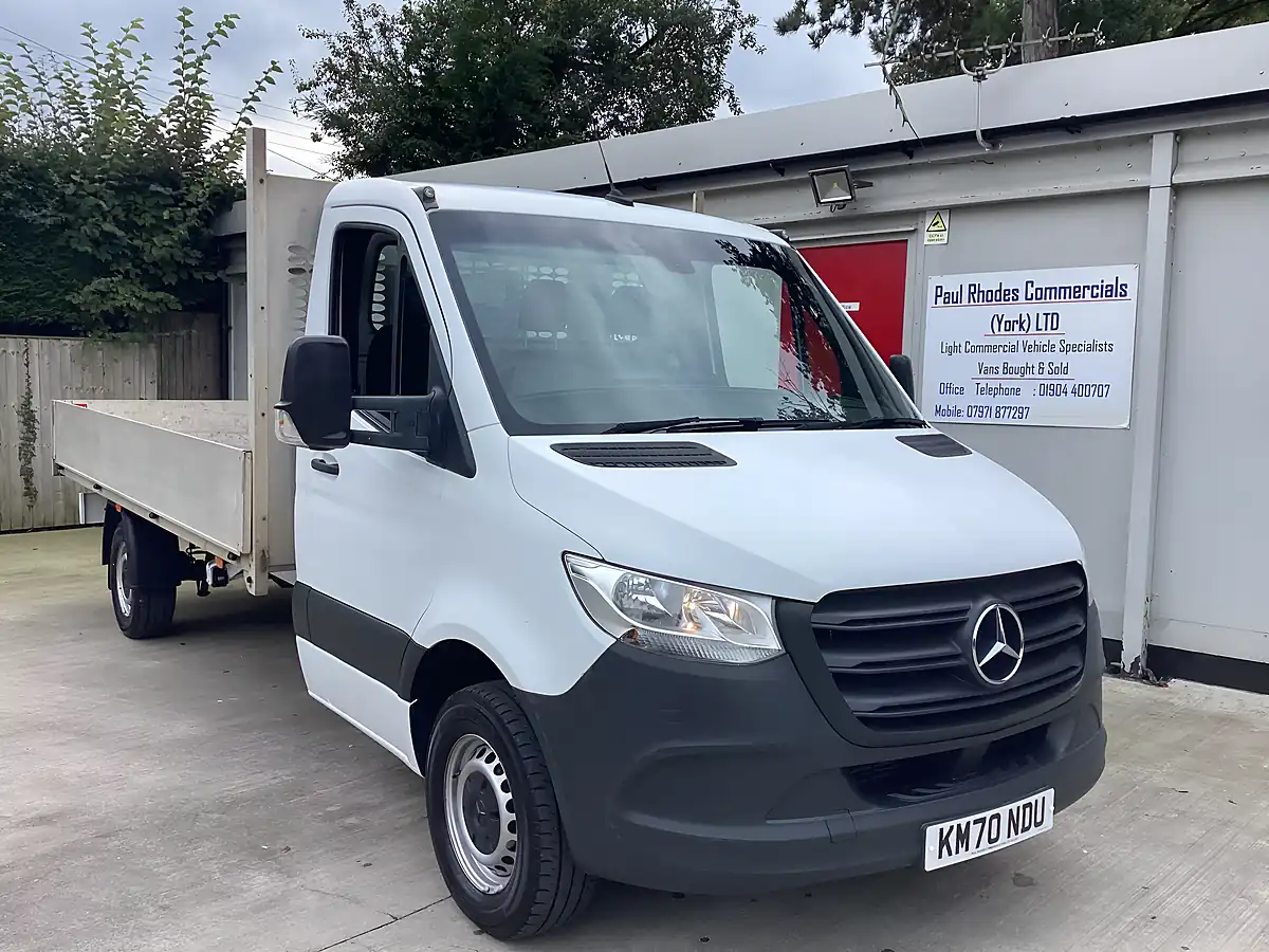 Used 2020 Mercedes-Benz Sprinter Lwb Drop-Side White - Interior and Exterior details 3