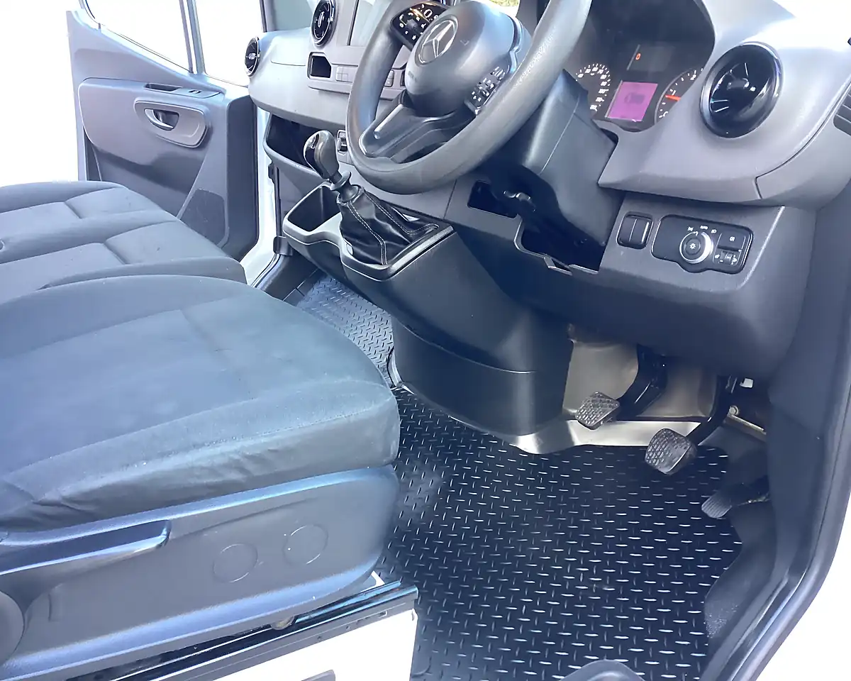 Used 2020 Mercedes-Benz Sprinter Lwb Drop-Side White - Interior and Exterior details 17