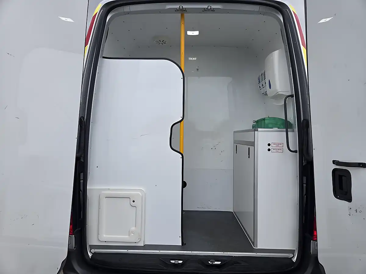 Used 2020 Mercedes-Benz Sprinter Progressive Silver - Interior and Exterior details 8