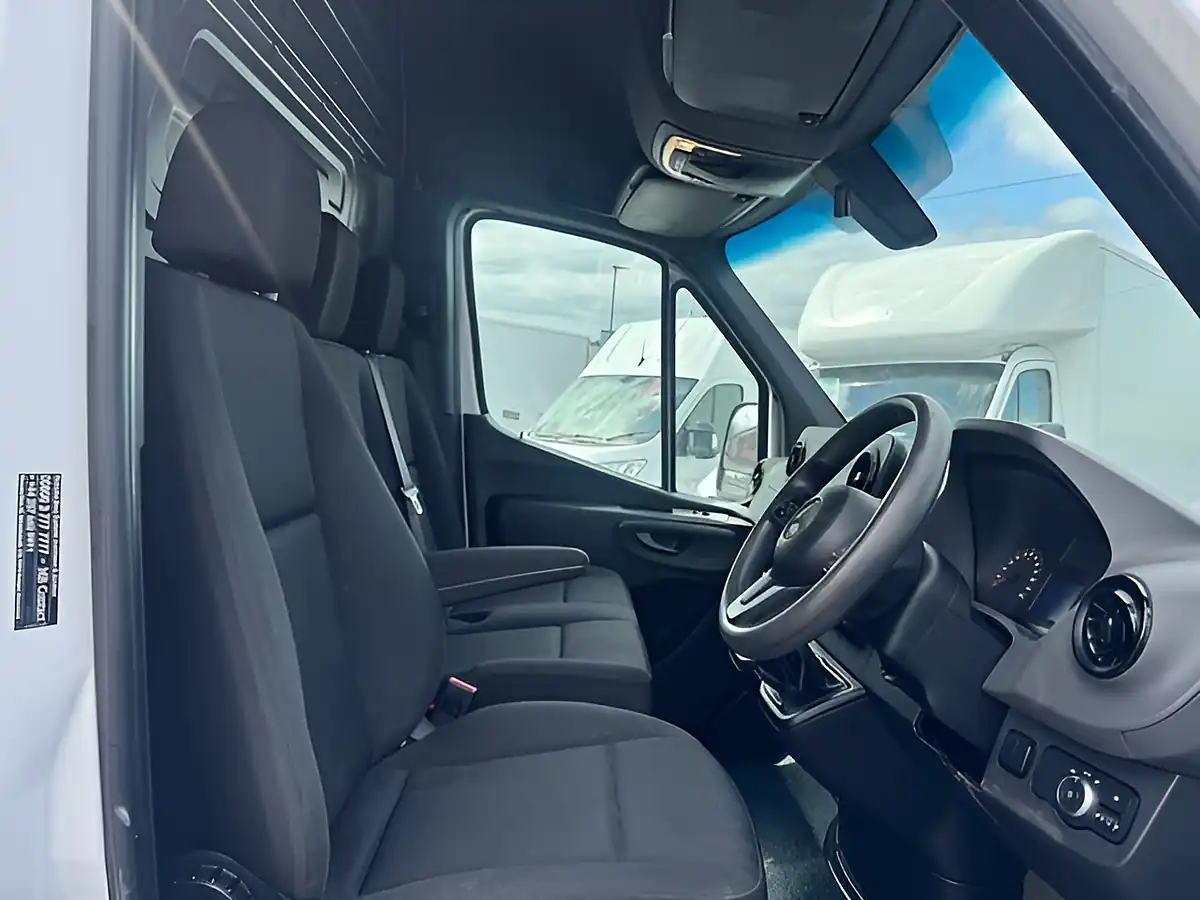 Used 2020 Mercedes-Benz Sprinter Progressive White - Interior and Exterior details 4