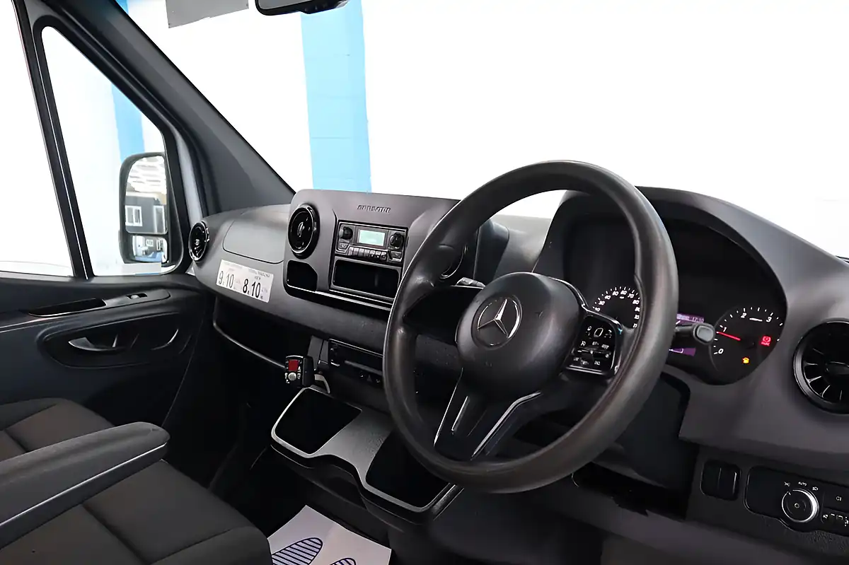 Used 2020 Mercedes-Benz Sprinter Progressive White - Interior and Exterior details 17