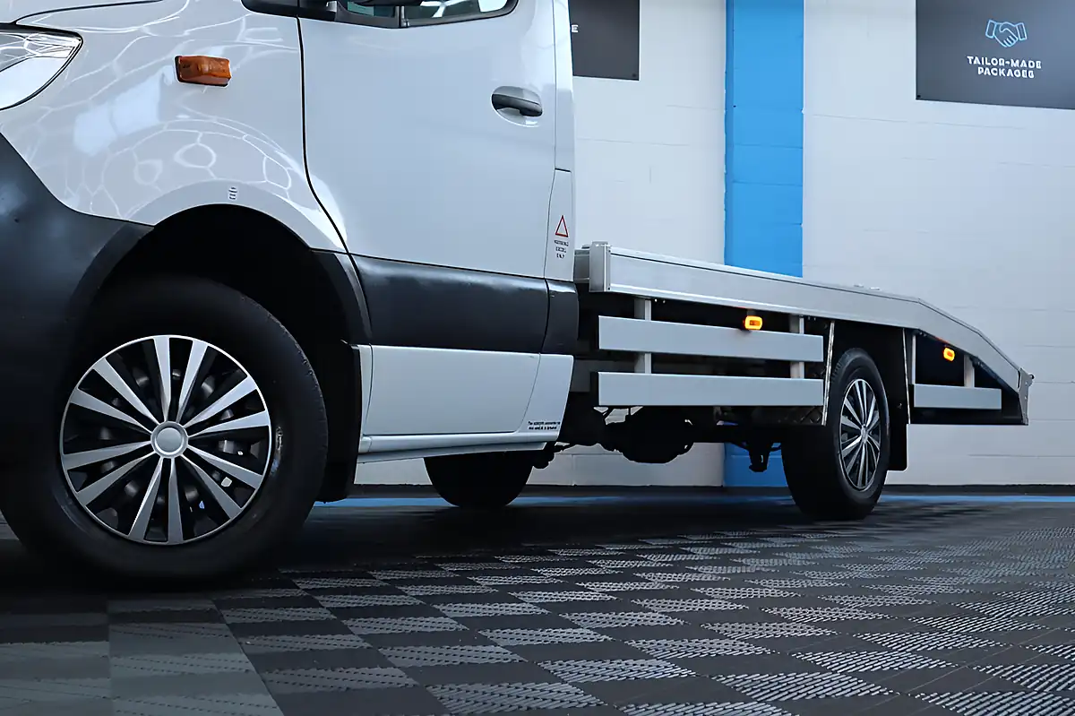 Used 2020 Mercedes-Benz Sprinter Progressive White - Interior and Exterior details 6