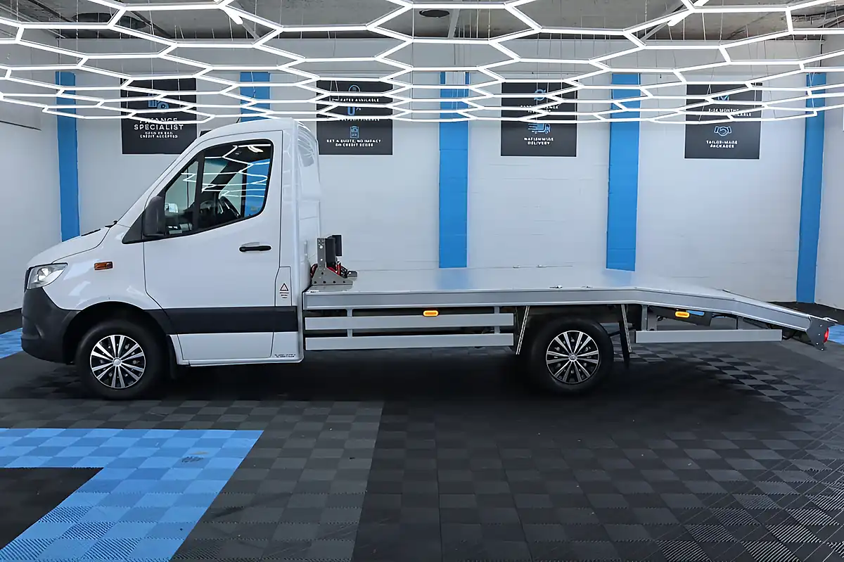 Used 2020 Mercedes-Benz Sprinter Progressive White - Interior and Exterior details 7