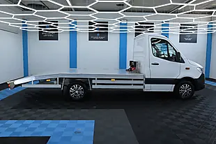 Used 2020 Mercedes-Benz Sprinter Progressive White - Interior and Exterior details 8