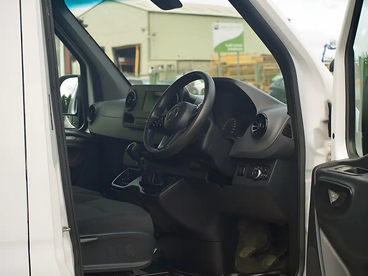 Used 2020 Mercedes-Benz Sprinter Progressive White - Interior and Exterior details 18
