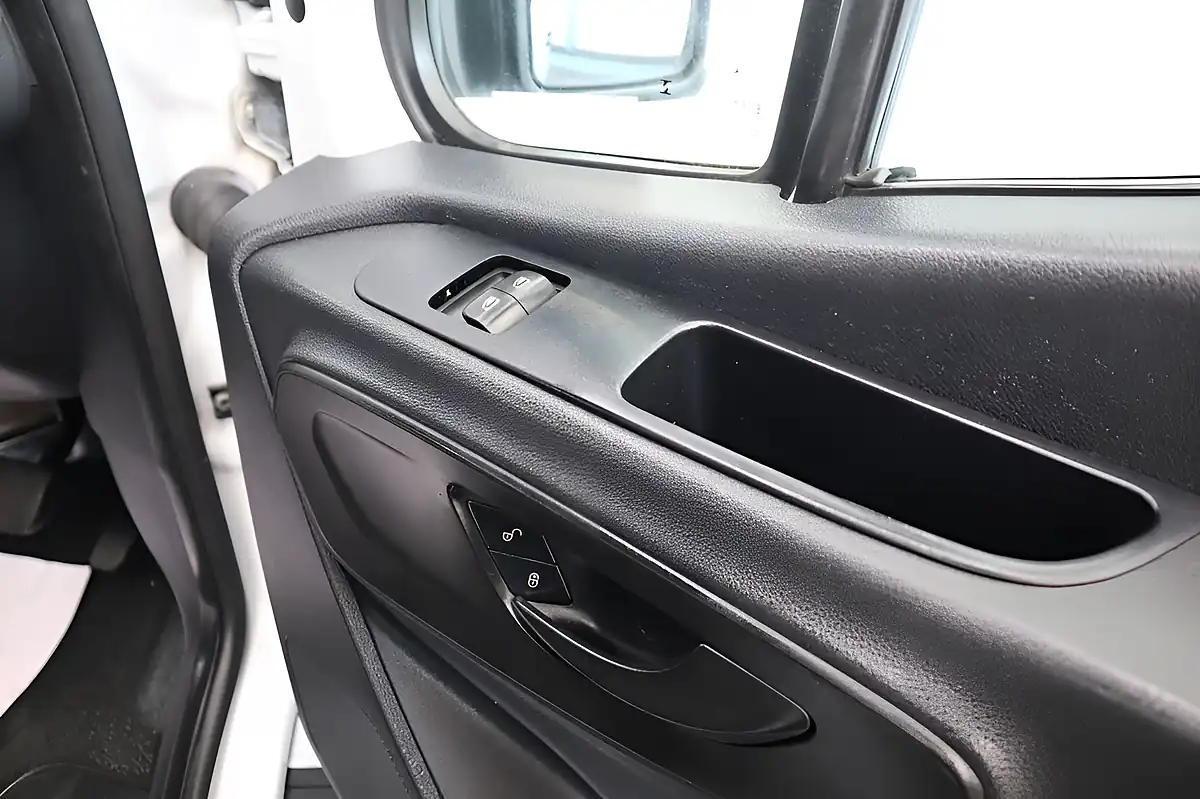 Used 2020 Mercedes-Benz Sprinter Progressive White - Interior and Exterior details 16