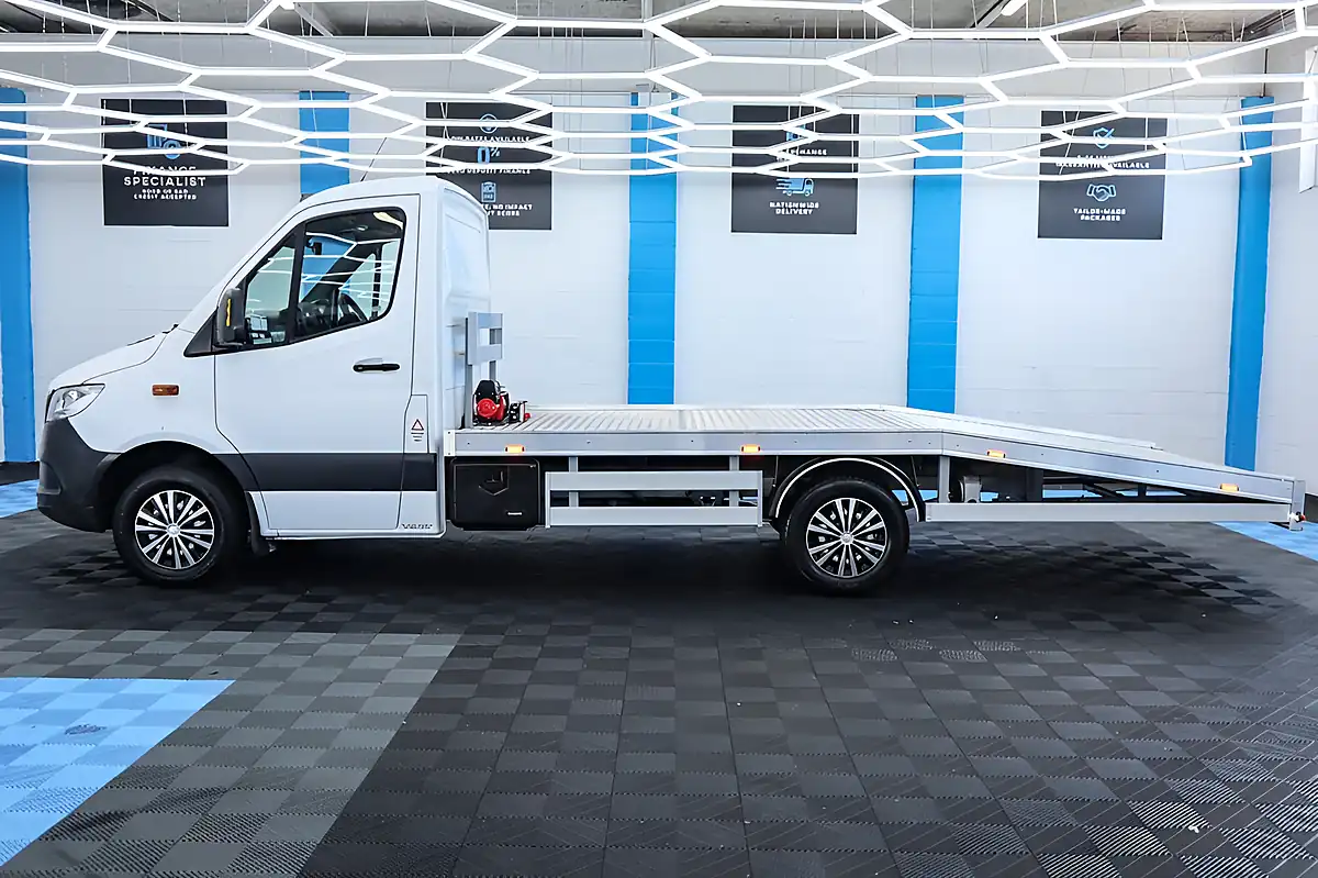Used 2020 Mercedes-Benz Sprinter Progressive White - Interior and Exterior details 11