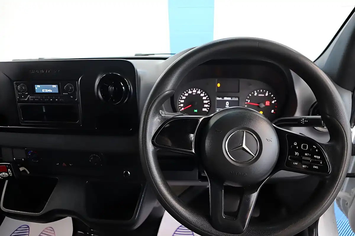 Used 2020 Mercedes-Benz Sprinter Progressive White - Interior and Exterior details 16