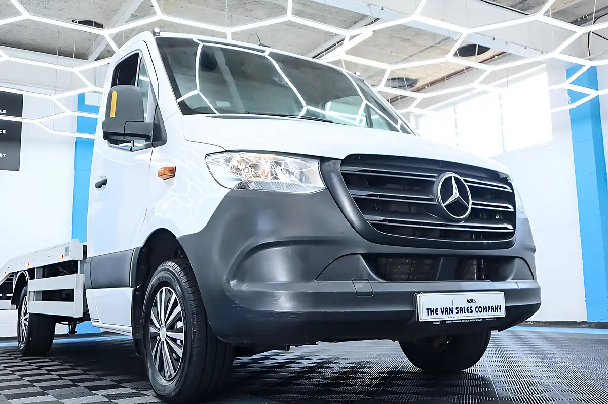 Used 2020 Mercedes-Benz Sprinter Progressive White - Interior and Exterior details 3
