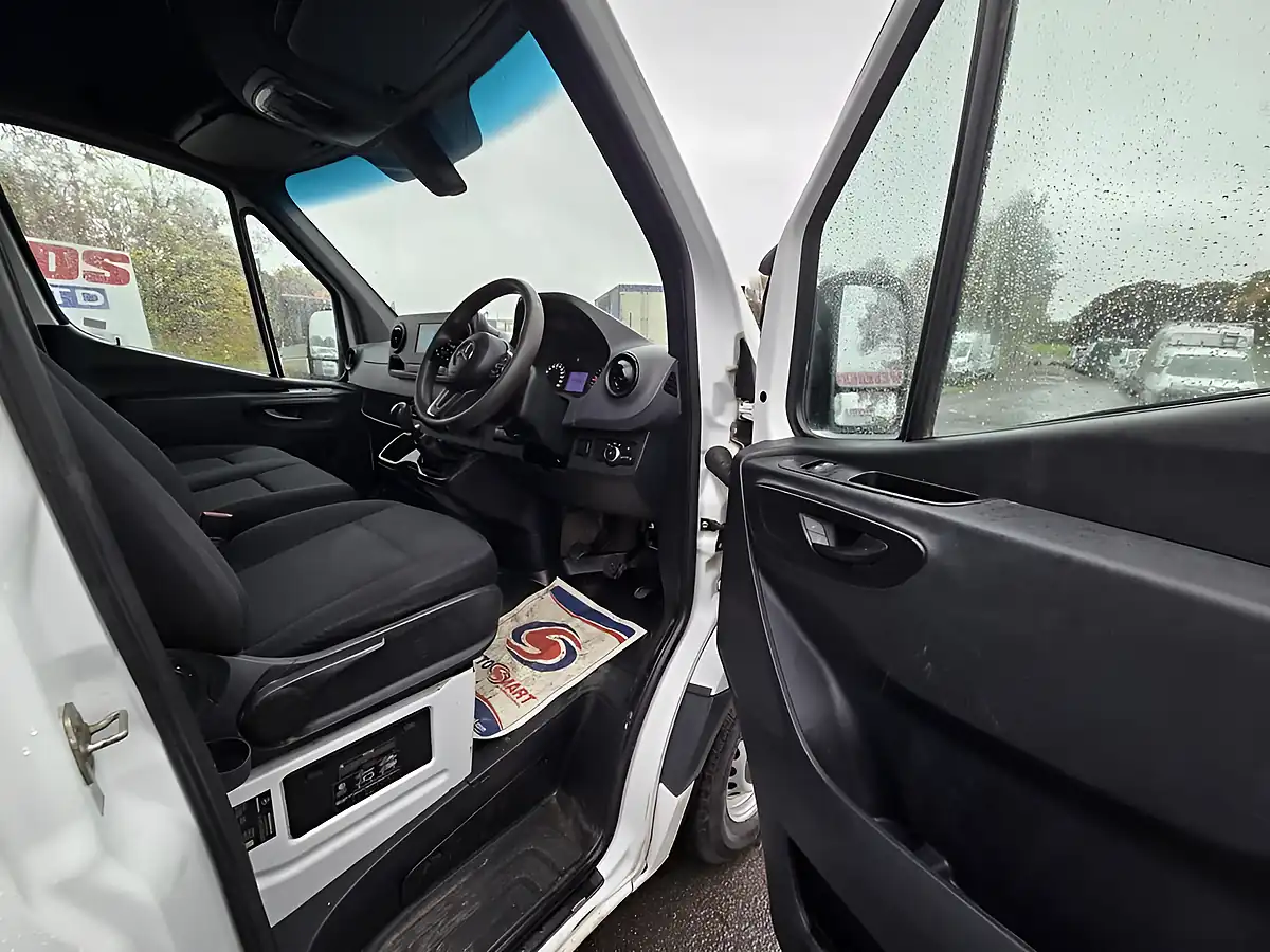 Used 2020 Mercedes-Benz Sprinter Progressive White - Interior and Exterior details 10