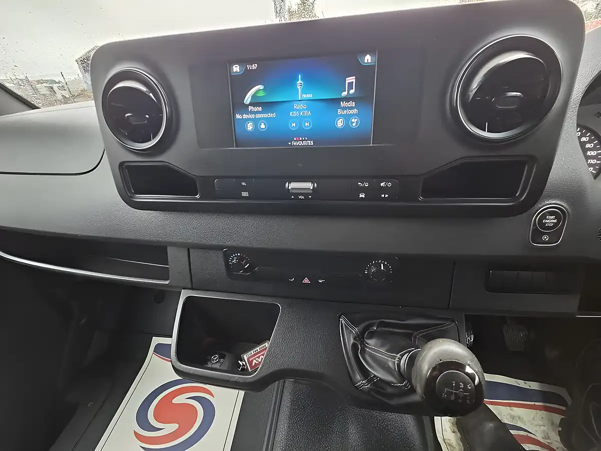Used 2020 Mercedes-Benz Sprinter Progressive White - Interior and Exterior details 12