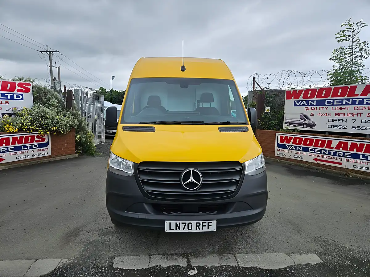 Used 2020 Mercedes-Benz Sprinter Progressive Yellow - Interior and Exterior details 3