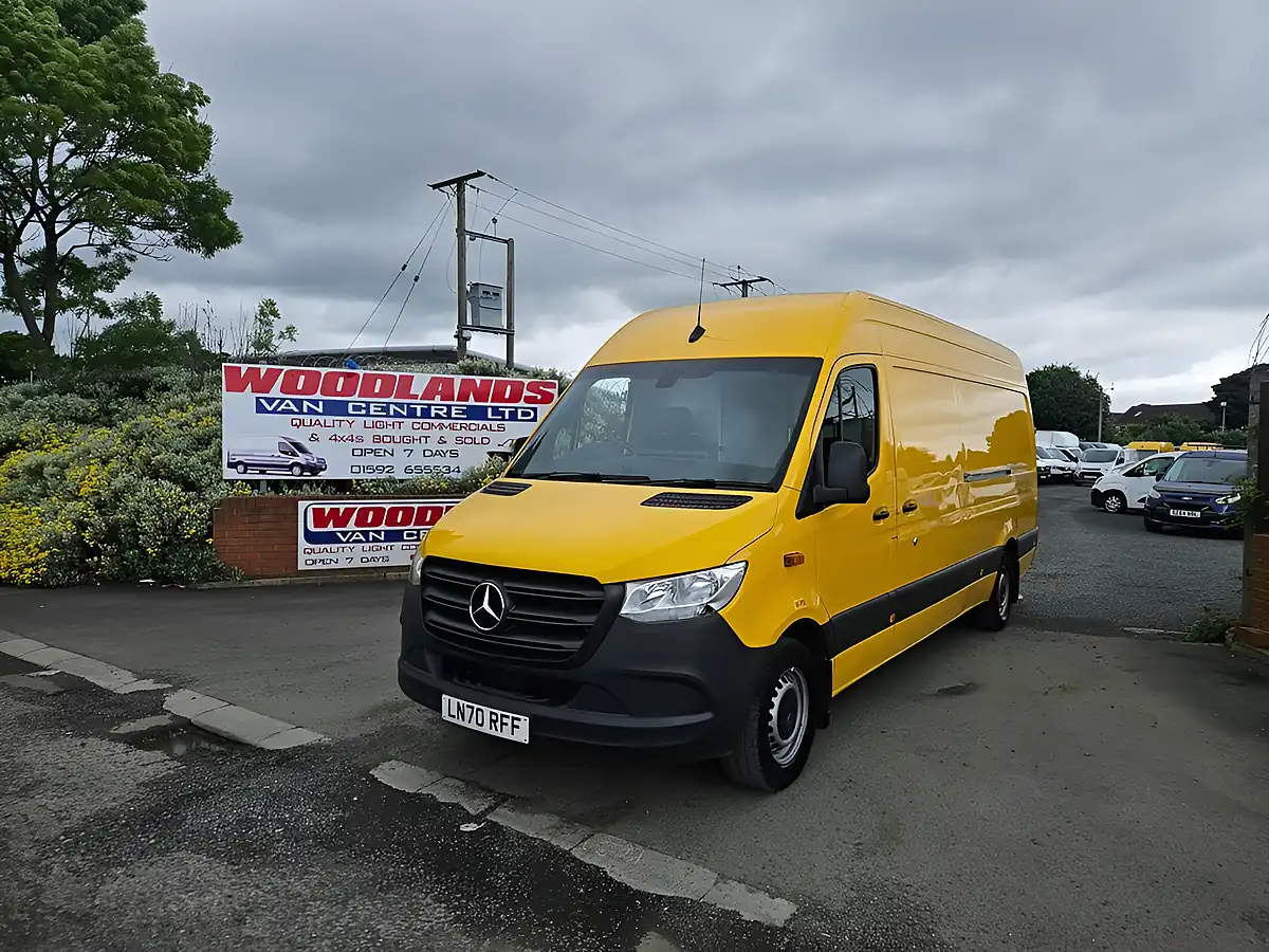 Used 2020 Mercedes-Benz Sprinter Progressive Yellow - Interior and Exterior details 4