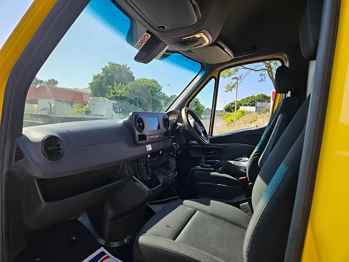 Used 2020 Mercedes-Benz Sprinter Progressive Yellow - Interior and Exterior details 11
