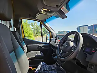 Used 2020 Mercedes-Benz Sprinter Progressive Yellow - Interior and Exterior details 12