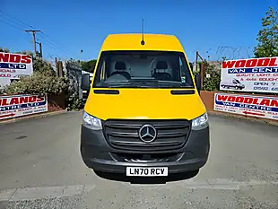 Used 2020 Mercedes-Benz Sprinter Progressive Yellow - Interior and Exterior details 3