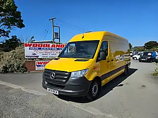 Used 2020 Mercedes-Benz Sprinter Progressive Yellow - Interior and Exterior details 4