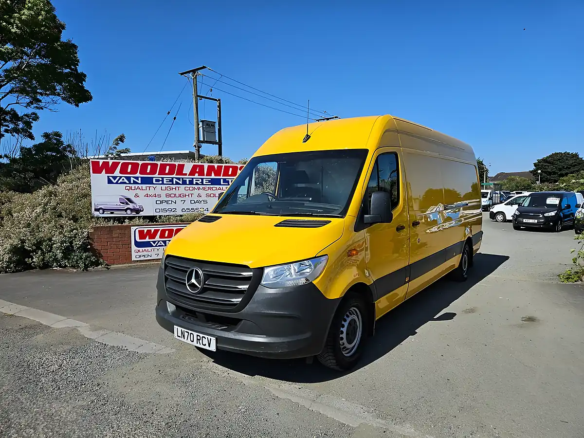 Used 2020 Mercedes-Benz Sprinter Progressive Yellow - Interior and Exterior details 4