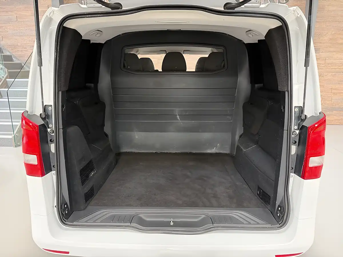 Used 2020 Mercedes-Benz Vito Crew Van Double Cab White - Interior and Exterior details 13