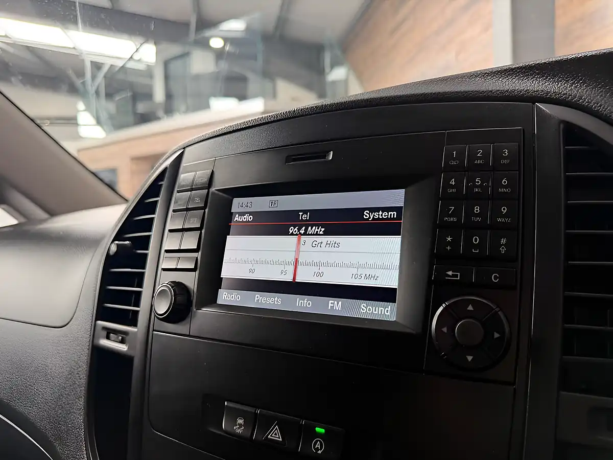 Used 2020 Mercedes-Benz Vito Crew Van Double Cab White - Interior and Exterior details 14