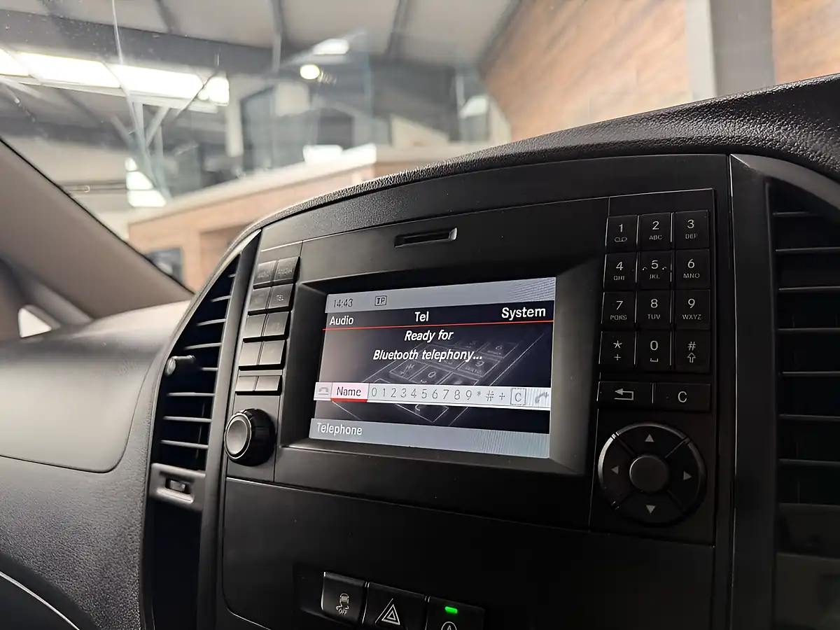 Used 2020 Mercedes-Benz Vito Crew Van Double Cab White - Interior and Exterior details 15