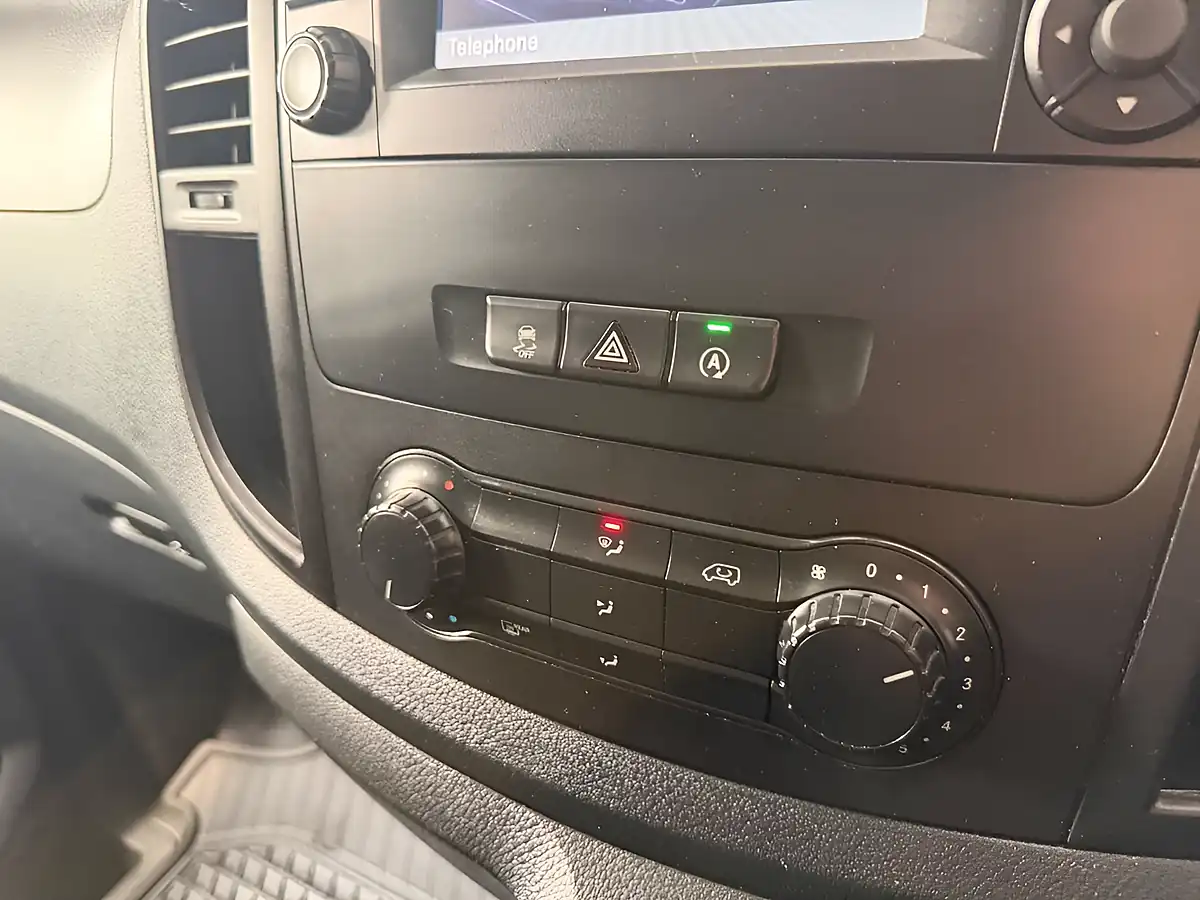 Used 2020 Mercedes-Benz Vito Crew Van Double Cab White - Interior and Exterior details 16