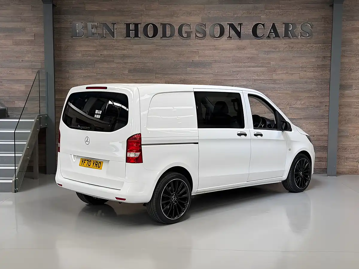Used 2020 Mercedes-Benz Vito Crew Van Double Cab White - Interior and Exterior details 3