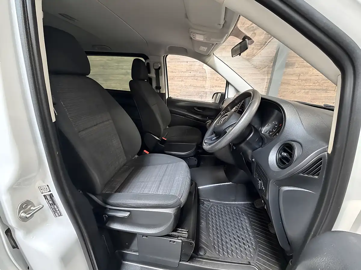Used 2020 Mercedes-Benz Vito Crew Van Double Cab White - Interior and Exterior details 6