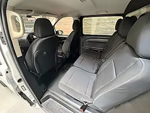 Used 2020 Mercedes-Benz Vito Crew Van Double Cab White - Interior and Exterior details 9