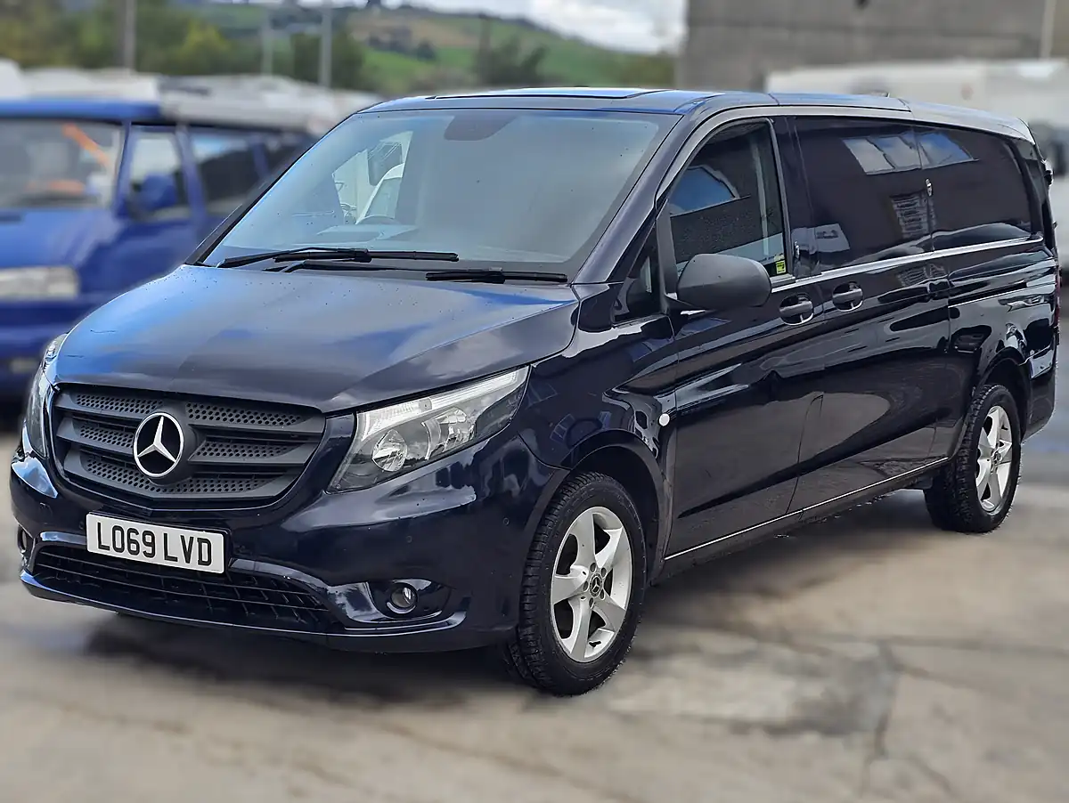 Used 2020 Mercedes-Benz Vito Premium Blue - Interior and Exterior details 4