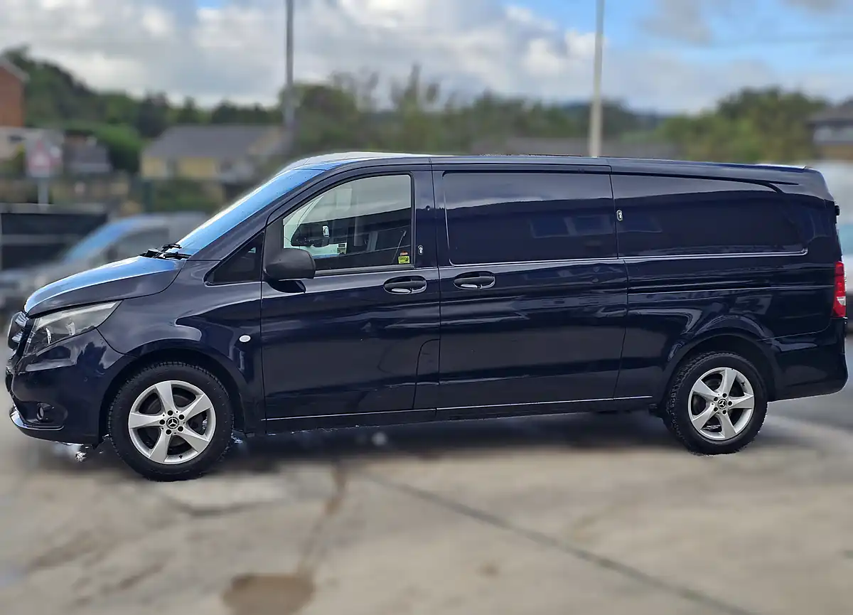 Used 2020 Mercedes-Benz Vito Premium Blue - Interior and Exterior details 5