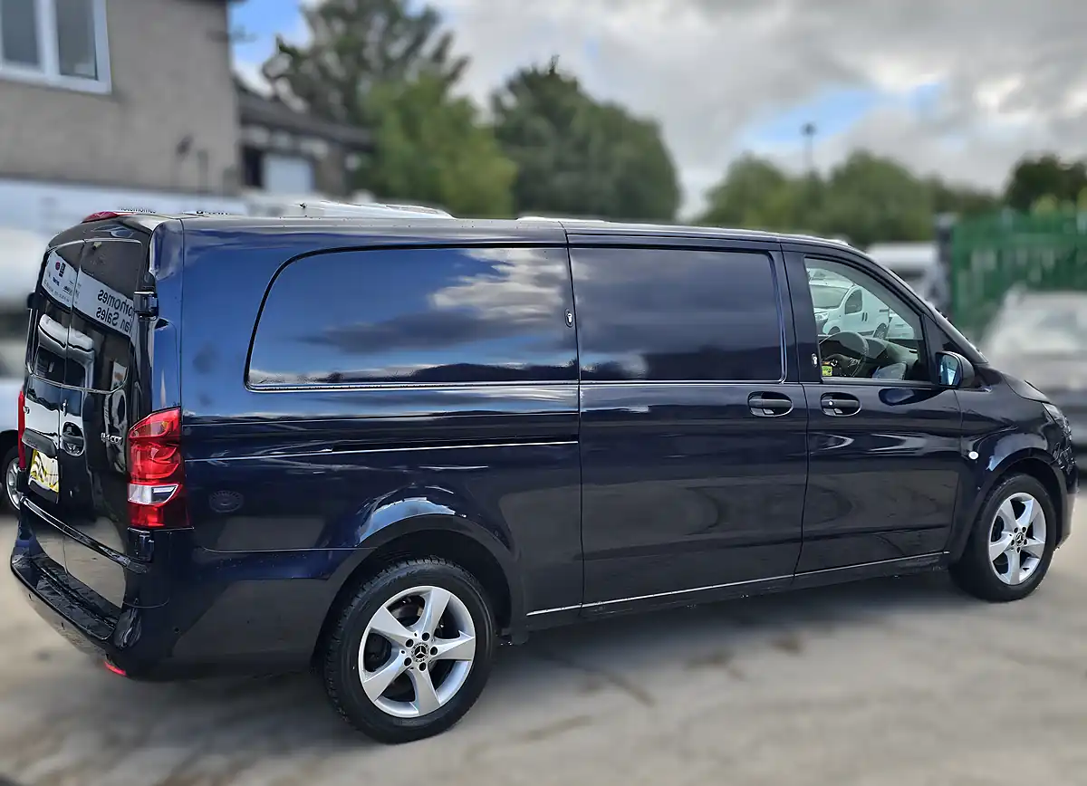 Used 2020 Mercedes-Benz Vito Premium Blue - Interior and Exterior details 7