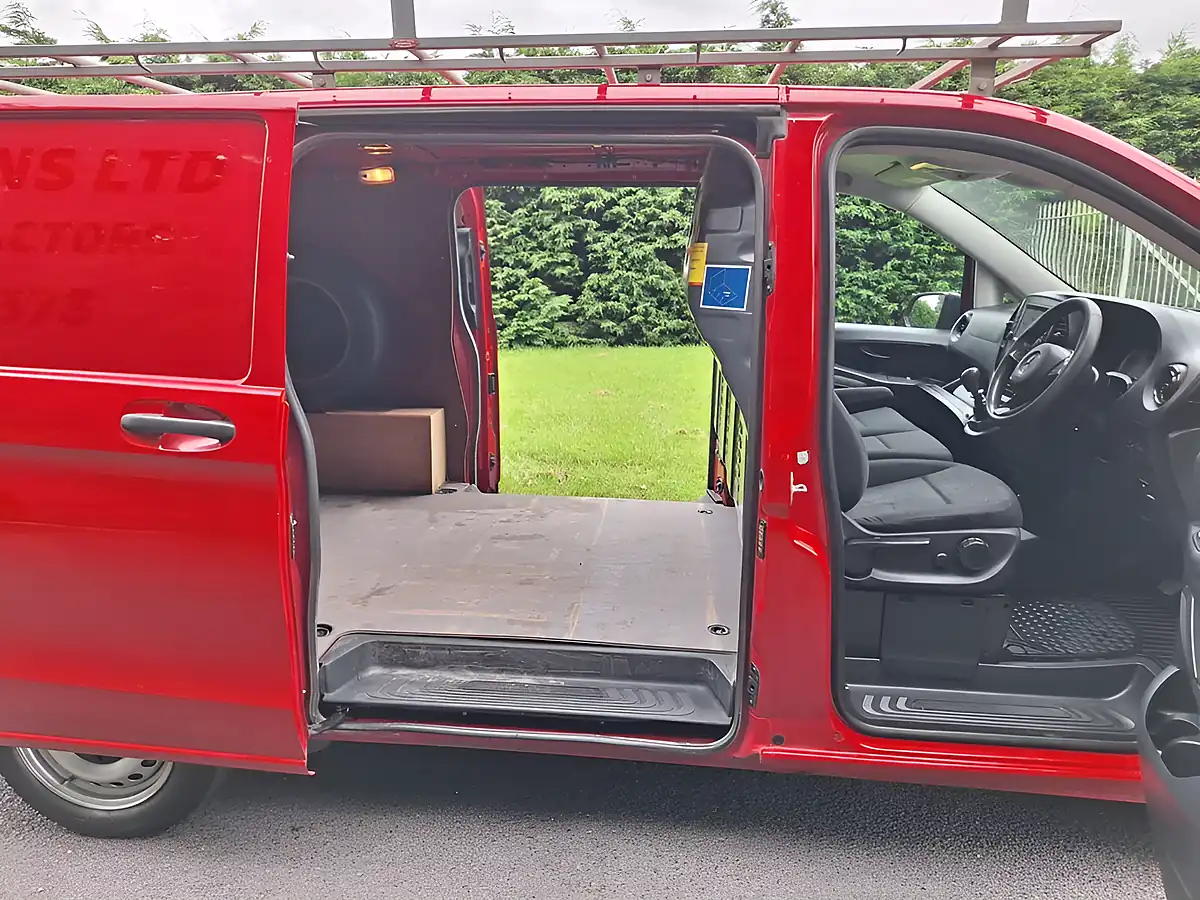 Used 2020 Mercedes-Benz Vito Progressive Red - Interior and Exterior details 11
