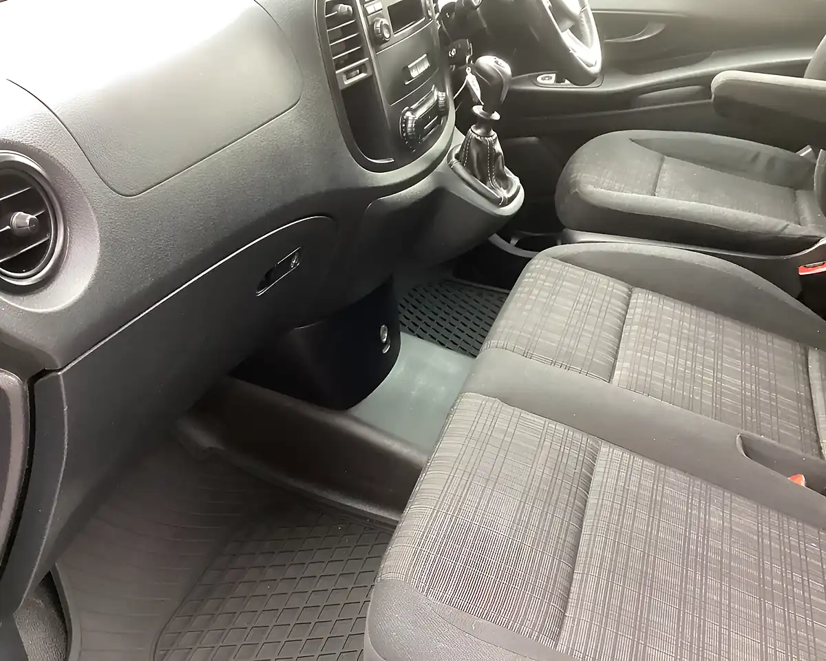 Used 2020 Mercedes-Benz Vito Pure Silver - Interior and Exterior details 16