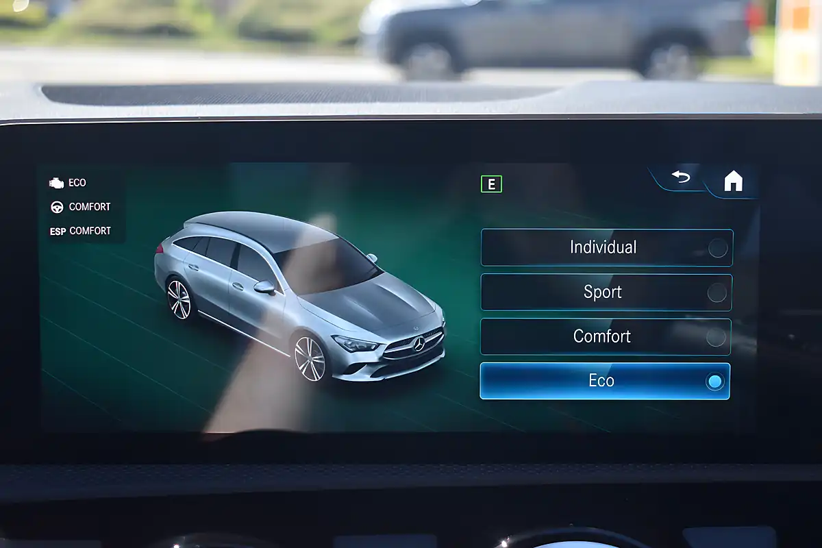 Used 2020 Mercedes CLA200 AMG Line Shooting Brake Polar White - Interior and Exterior details 18