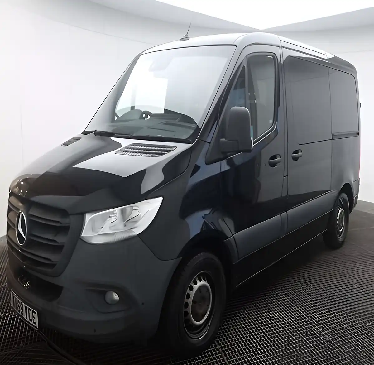 Used 2020 Mercedes Sprinter 316 Black - Interior and Exterior details 6