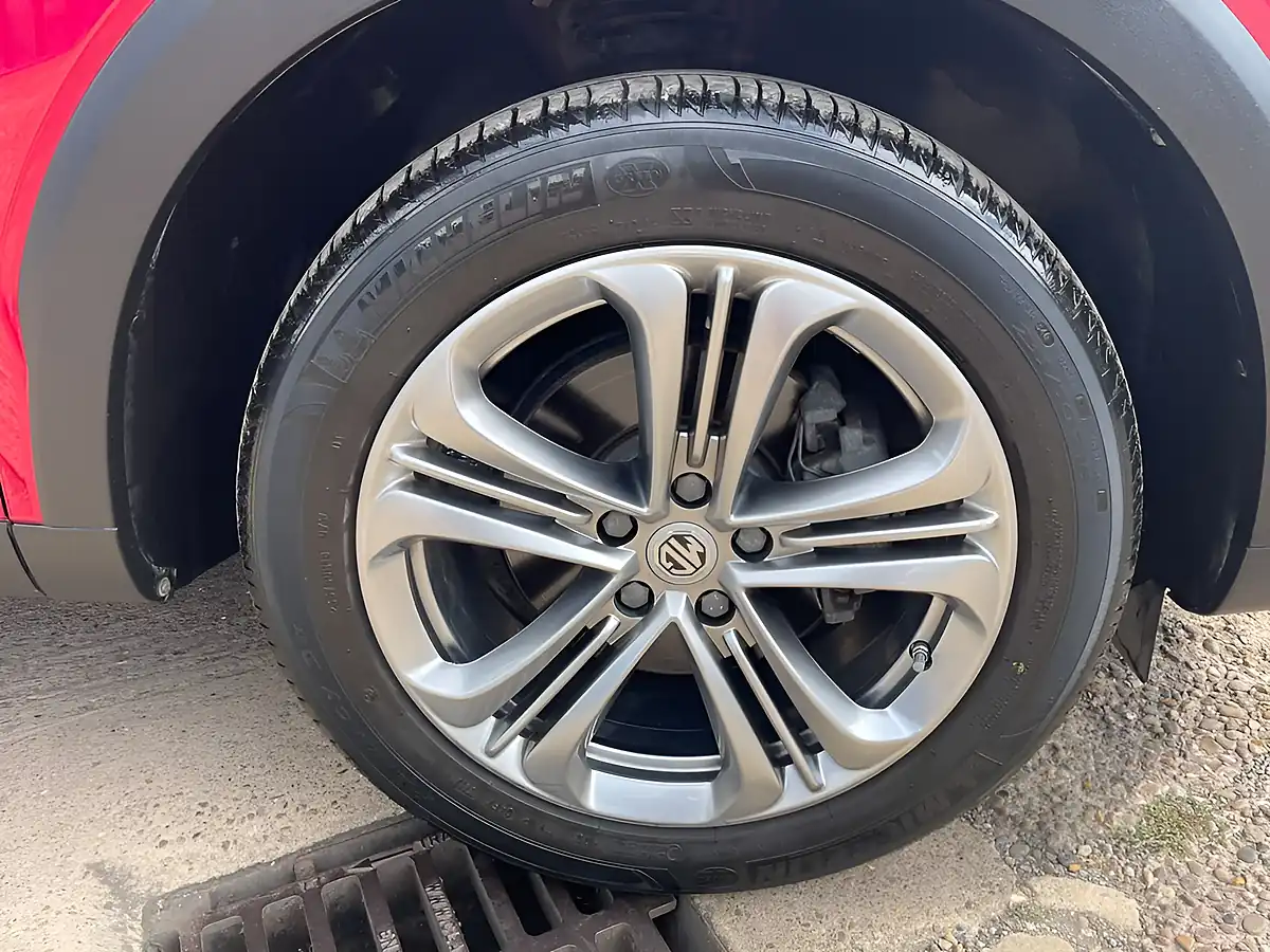Used 2020 MG HS Exclusive Red - Interior and Exterior details 9