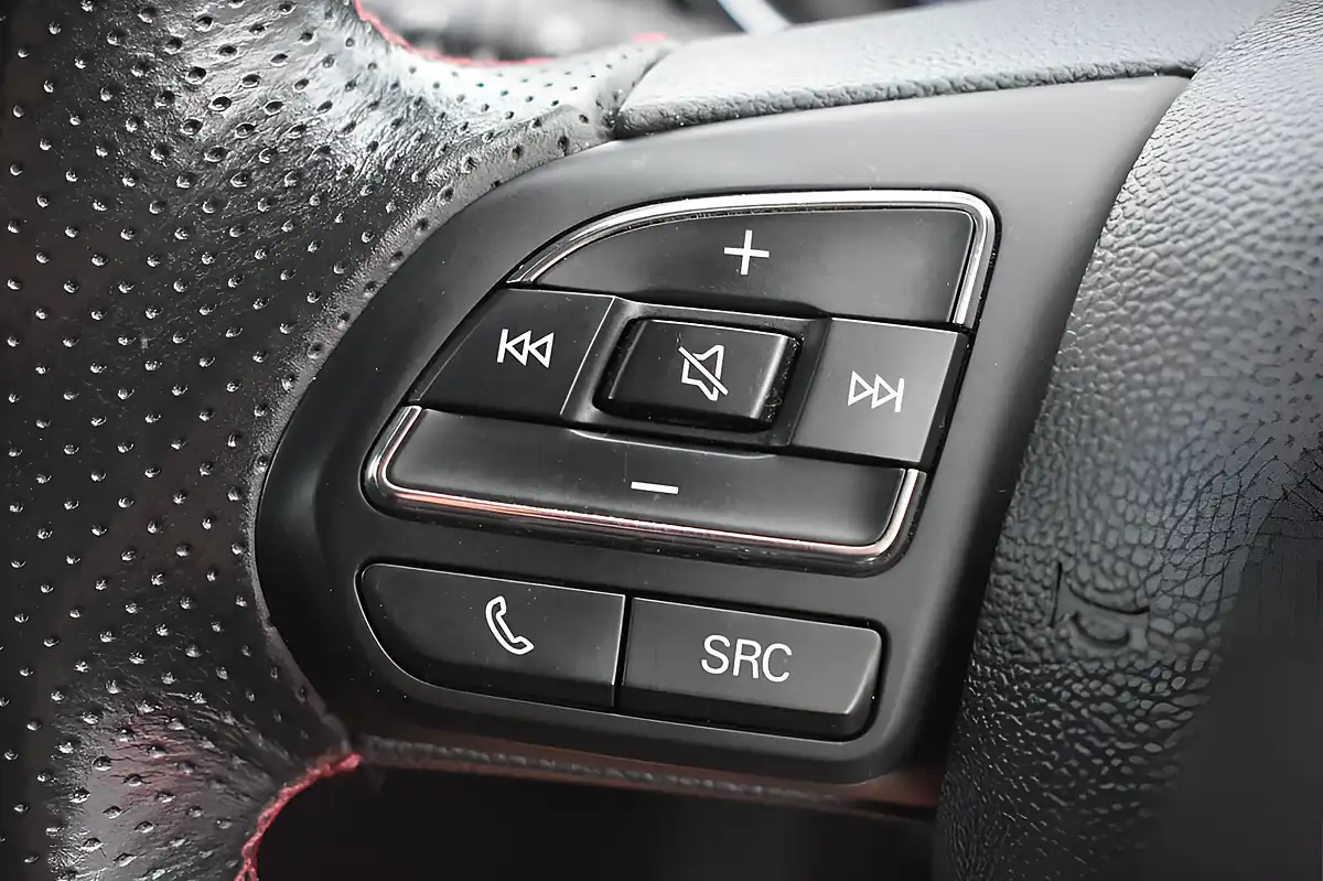 Used 2020 MG MG Hs Excite Black - Interior and Exterior details 16