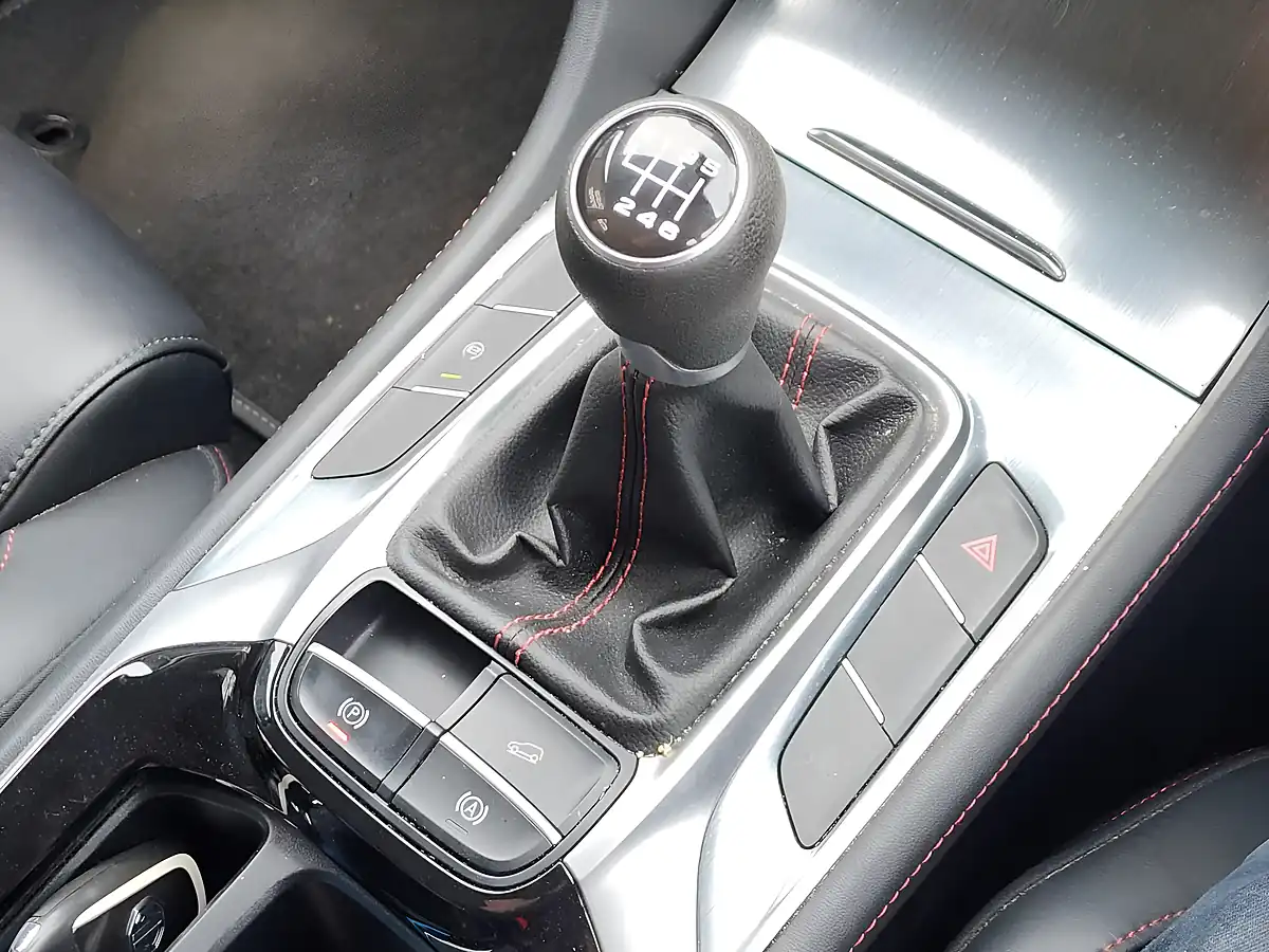 Used 2020 MG MG Hs Excite White - Interior and Exterior details 14
