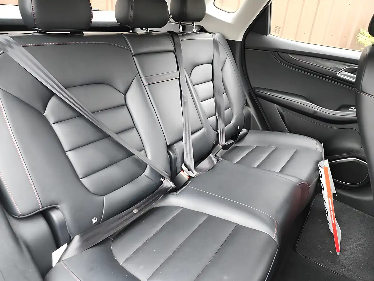 Used 2020 MG MG Hs Excite White - Interior and Exterior details 17