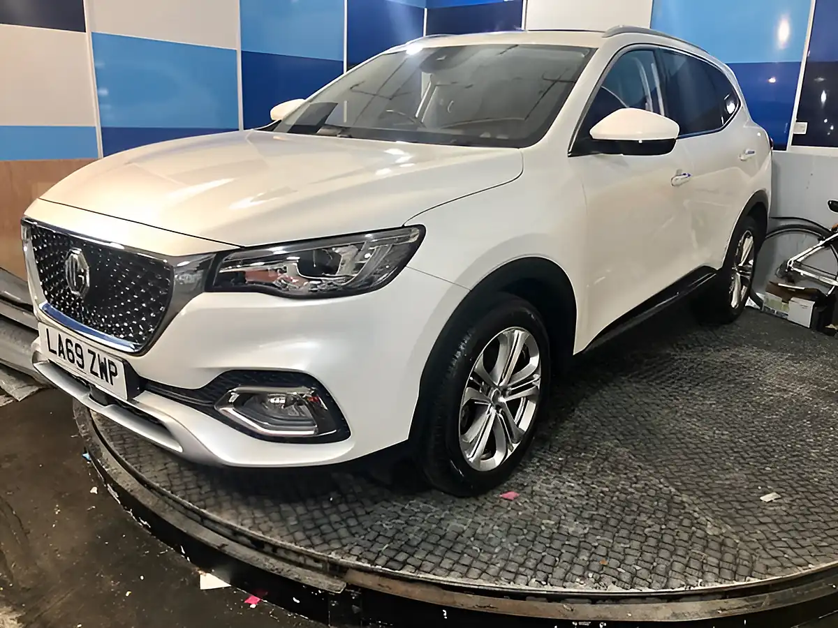 Used 2020 MG MG Hs Exclusive White - Front View