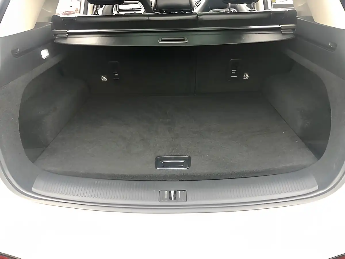 Used 2020 MG MG Hs Exclusive White - Interior and Exterior details 16